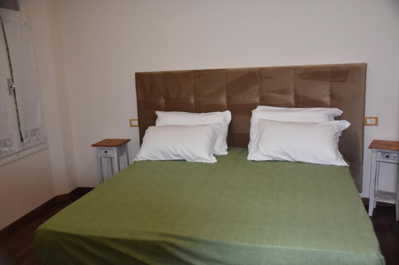 Le Dame Manfrede Hotel Faenza Exterior photo
